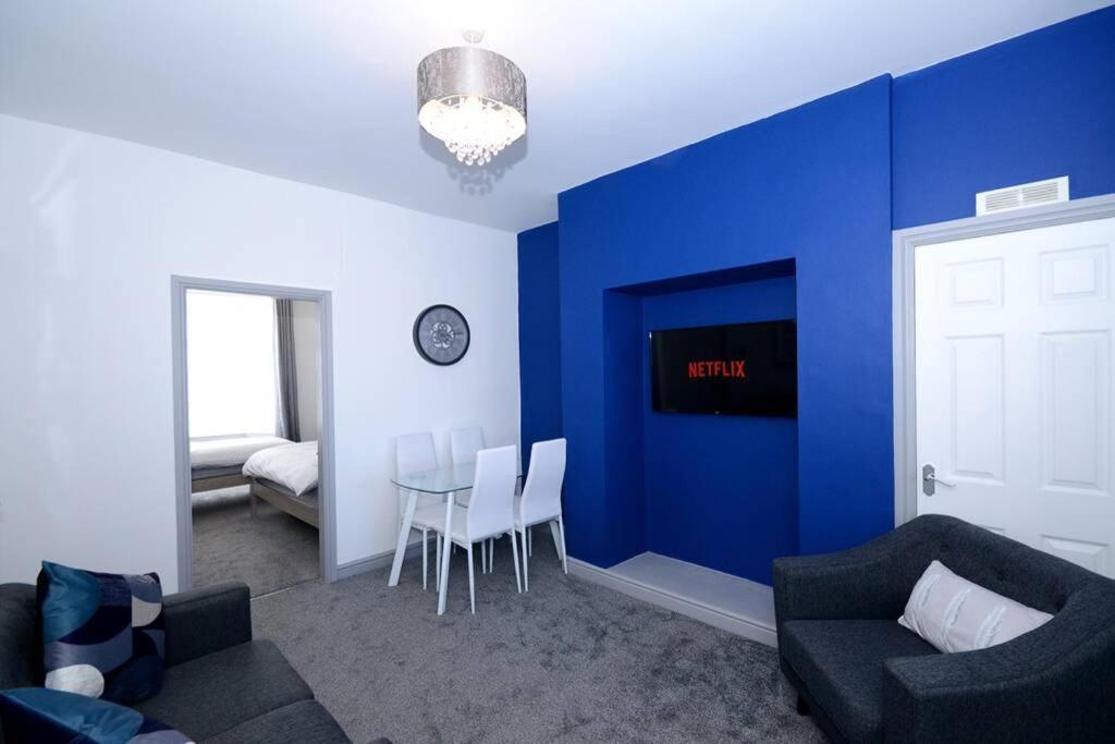 Renovated House Near Darlington Train Station. Villa Bagian luar foto